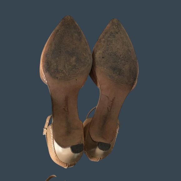 Clarks- Women's Tan Pointed Toe Ankle Strap Heels Size 9 - Picture 7 of 10
